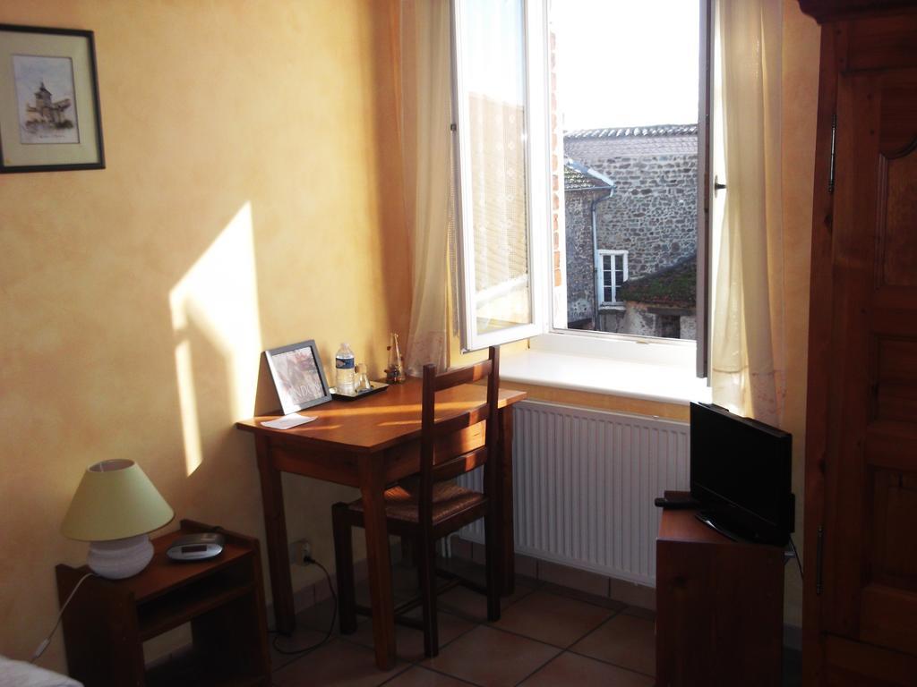 La Ferriere Bed & Breakfast Saint-Medard-en-Forez Ruang foto